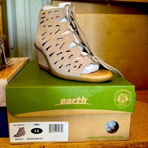 Earth Daylily women’s shoes